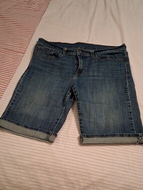 Levi Strauss-Ladies Jean Short-Dark Blue Washed-Size 31 W